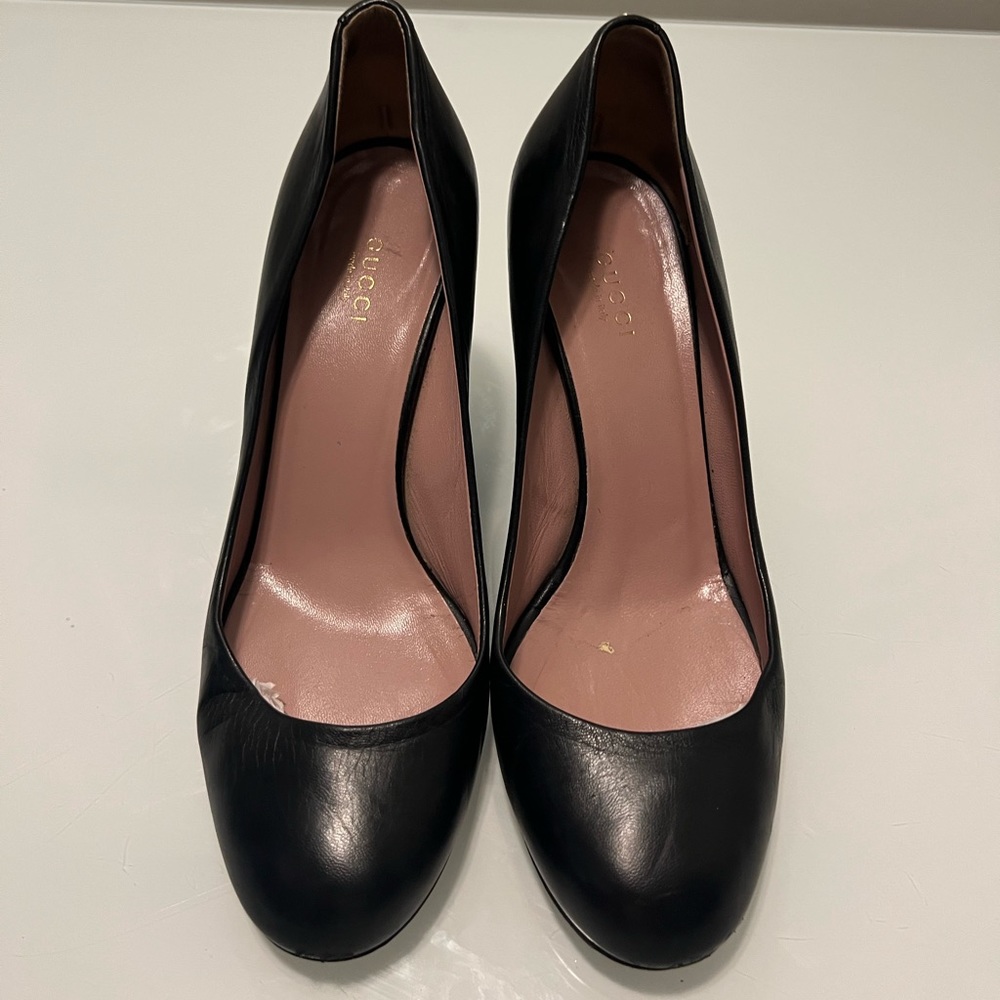 Gucci ladies black size 39.5 wedges